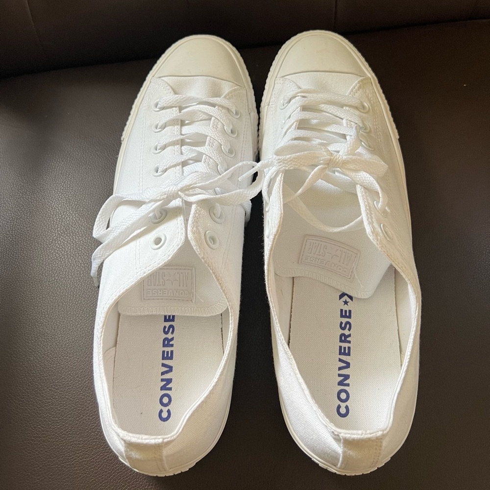 Men’s all white Converse Chuck Taylor All Star